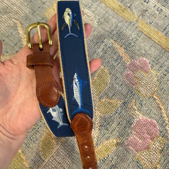 Boys Saltwater Fish Navy and Leather Belt Size 26 - Picture 1 of 6